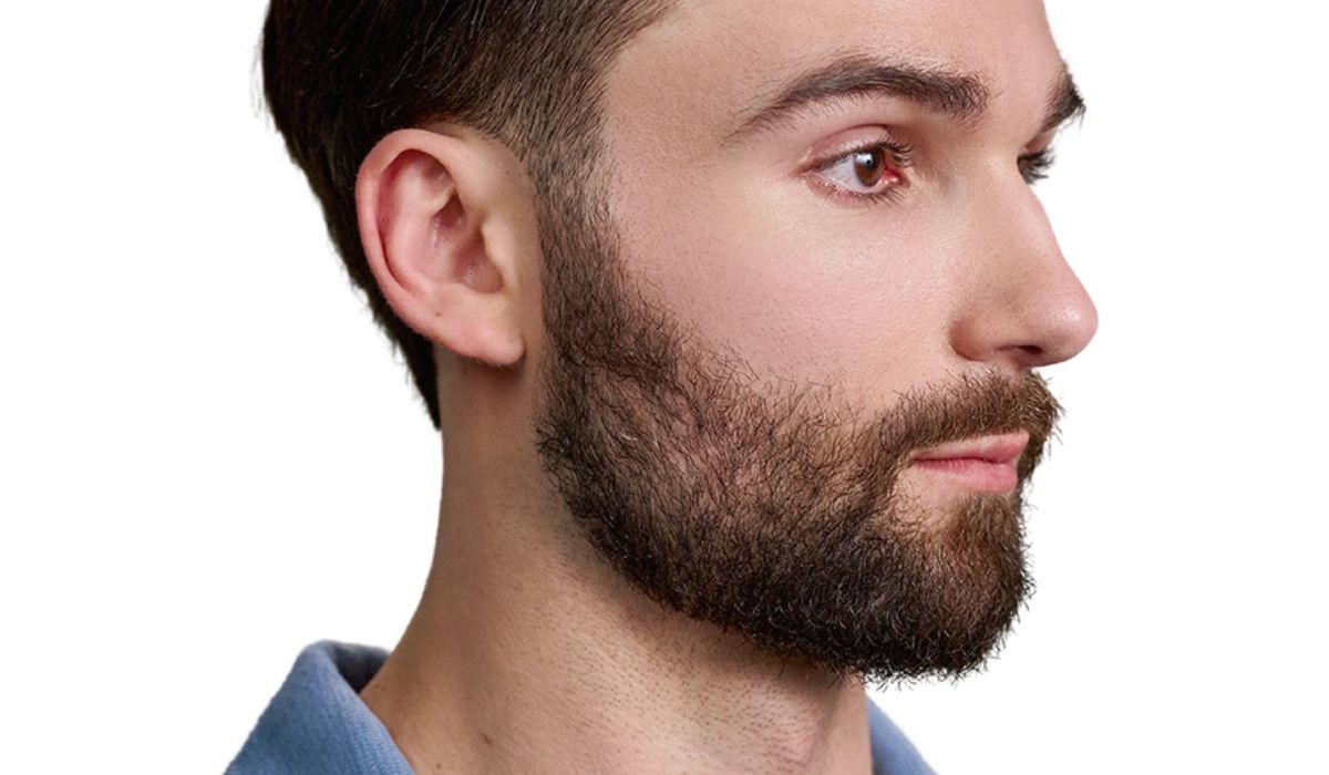 Prima dell'applicazione di TOPPIK volumizzante barba